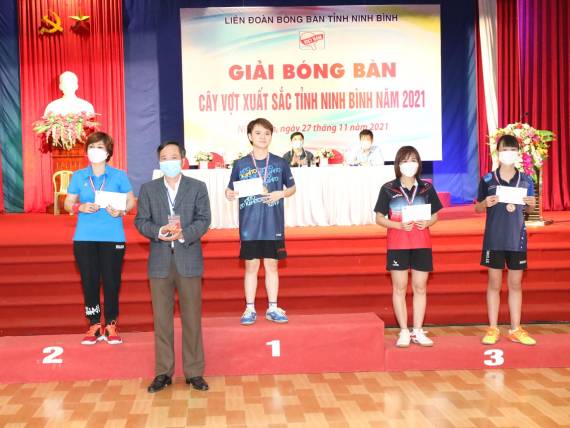 Kim Sơn đạt Huy chương bạc đơn nữ tại giải bóng bàn cây vợt xuất sắc  tỉnh Ninh Bình