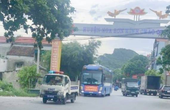 Tổ chức đón người dân Kim Sơn bị ảnh hưởng do dịch Covid-19 trở về từ Thành phố Hồ Chí Minh, tỉnh Bình Dương và tỉnh Đồng Nai
