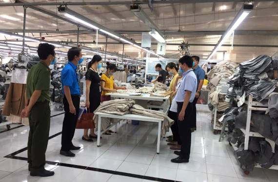 Đoàn kiểm tra liên ngành huyện Kim Sơn kiểm tra công tác phòng chống dịch COVID – 19 tại công ty Master Vina và Nam&CoLondon