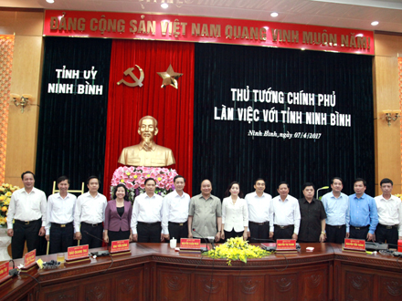Thủ tướng Chính phủ Nguyễn Xuân Phúc thăm và làm việc tại Ninh Bình