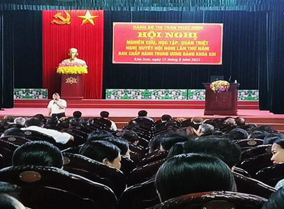 TT Phát Diệm tổ chức hội nghị học tập, quán triệt, triển khai nghị quyết Hội nghị lần thứ 5, BCH trung ương Đảng khóa XIII