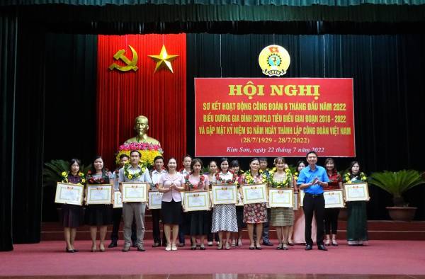 LĐLĐ huyện gặp mặt kỷ niệm 93 năm ngày thành lập Công Đoàn Việt Nam và Sơ kết hoạt động công đoàn 6 tháng đầu năm 2022