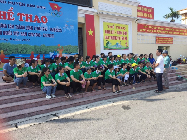 Thị trấn Phát Diệm ra quân tổng vệ sinh môi trường