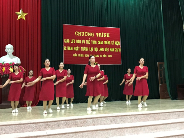 Hội LHPN huyện Kim Sơn tập hợp, thu hút hội viên thông qua  hoạt động dân vũ thể thao