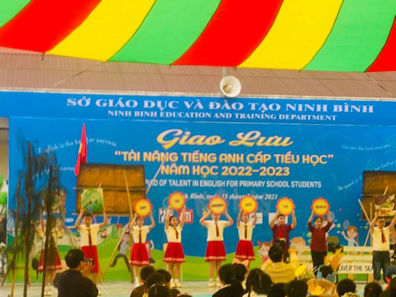 Đoàn tuyển Phòng GD&ĐT huyện Kim Sơn tham gia Giao lưu Tài năng tiếng Anh cấp Tiểu học tỉnh Ninh Bình năm học 2022 – 2023