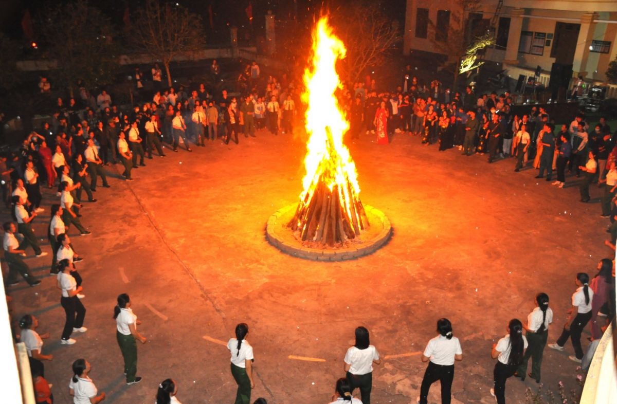 Chất Bình tổ chức đêm hội lửa trại “Nối vòng tay lớn”